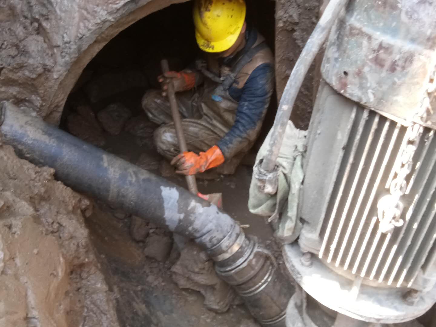 铁山港管道清淤